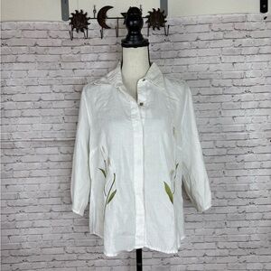 Vintage Sag Harbor White Embroidered Lily Floral Button Down
